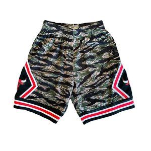 Chicago Bulls Mitchell and Ness Hardwood Classics Basketball Shorts Size Medium